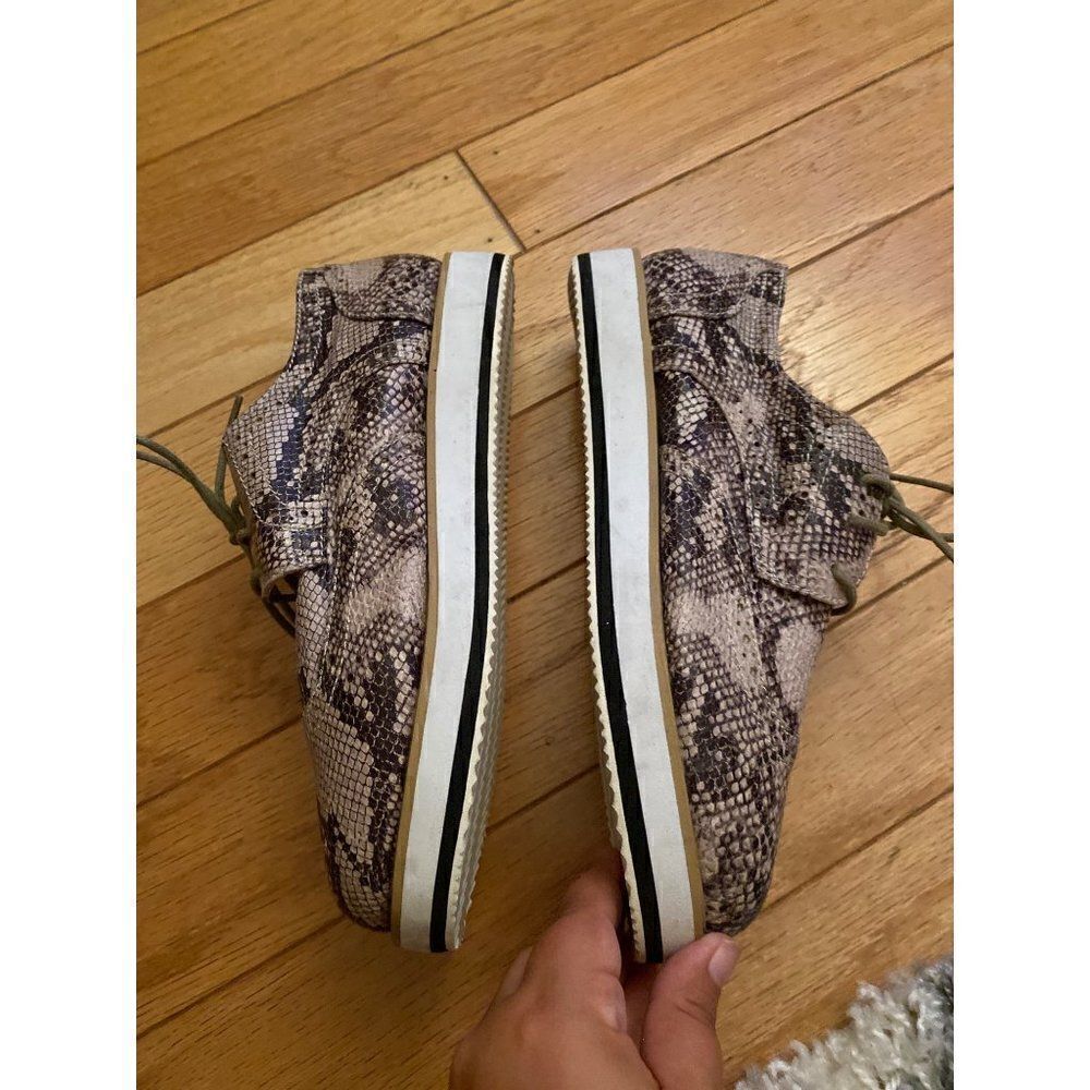 Shoedazzle, women's animal print laced up fashion sneakers size 9 - Picture 6 of 7